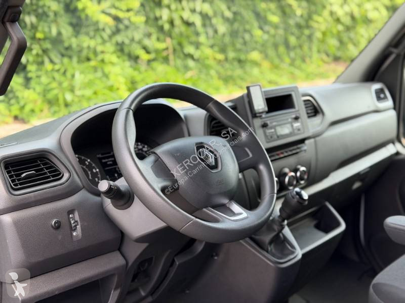عربة نفعية Renault