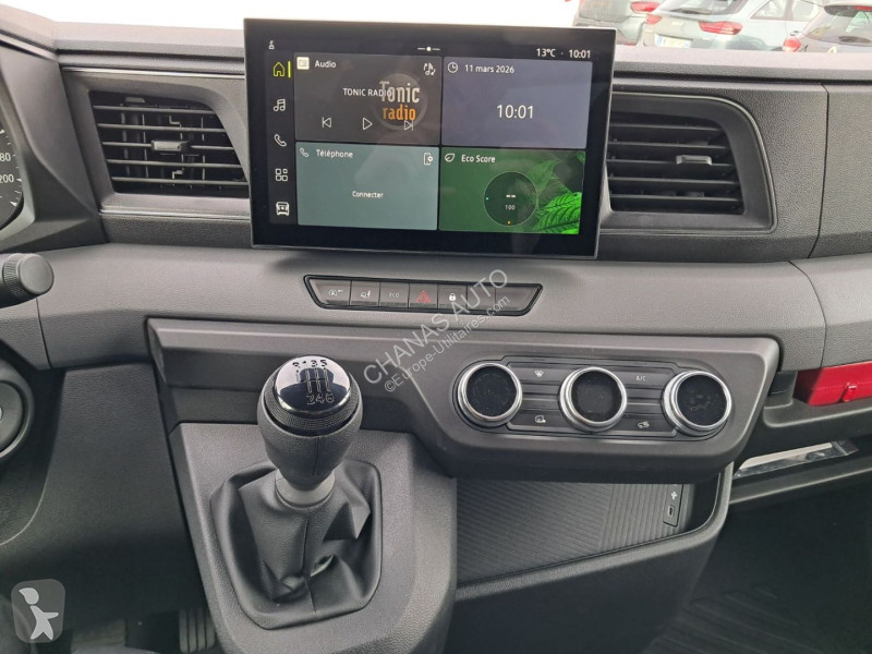 Véhicule utilitaire Nissan 3T5 2L 150...