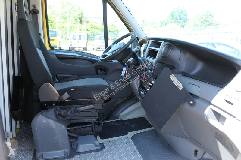 Véhicule utilitaire Iveco Daily 35 S11 C30C...