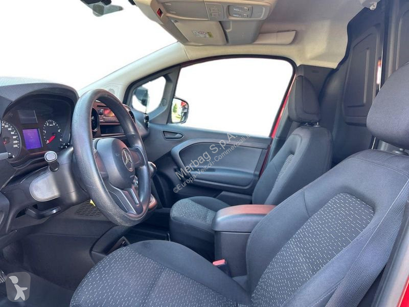 Veicolo commerciale Mercedes 112 cdi furgone Long