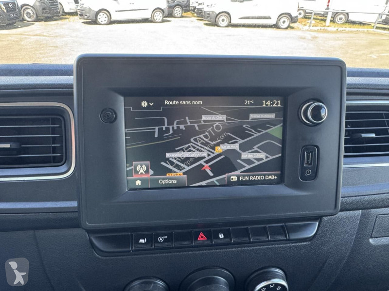 Véhicule utilitaire Nissan