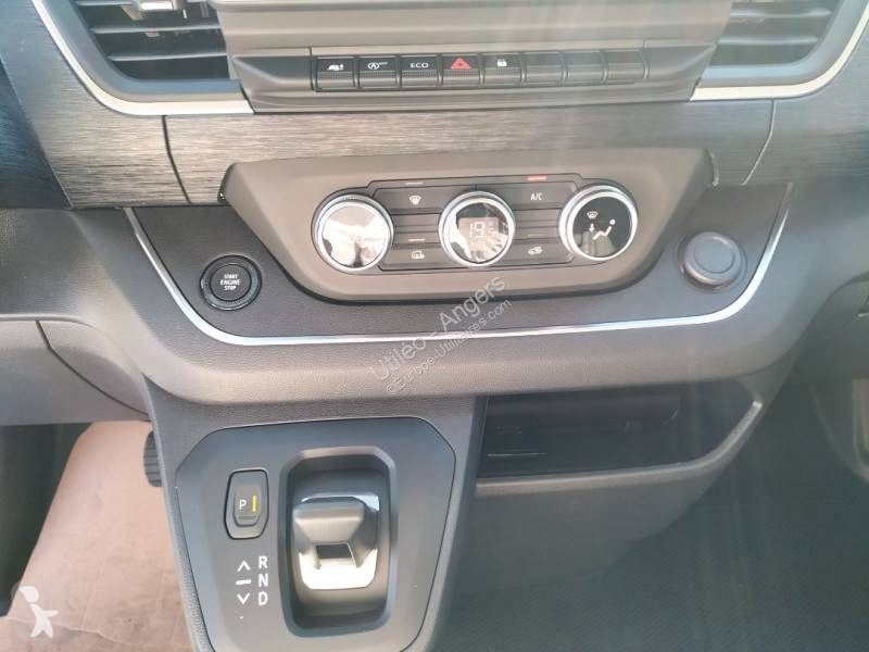 Samochód dostawczy Nissan