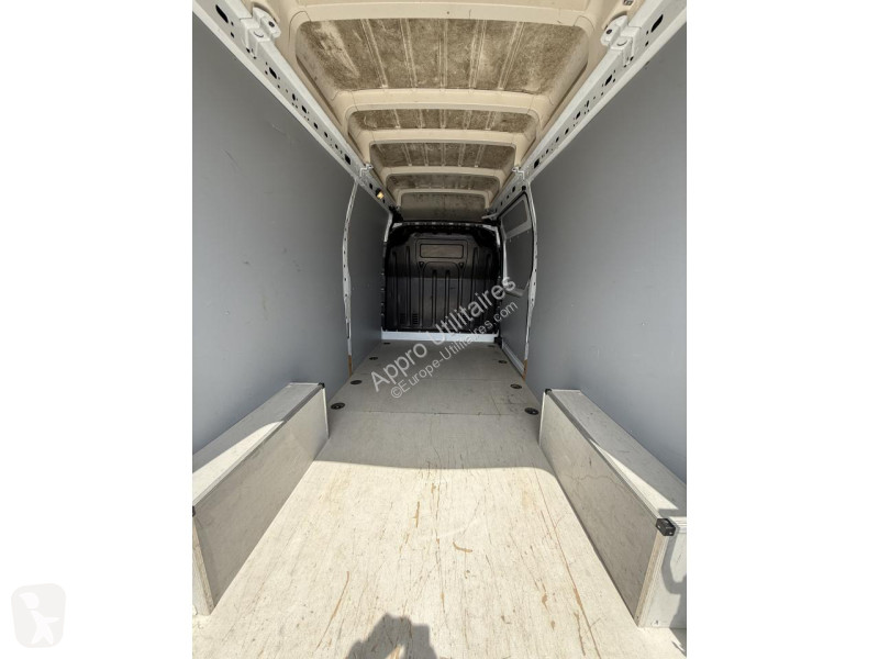 Véhicule utilitaire Renault MASTER Grand...