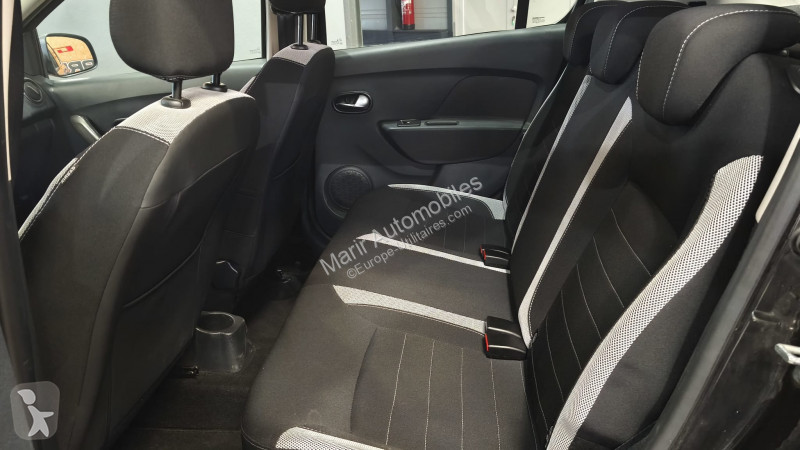 عربة نفعية Dacia SANDERO