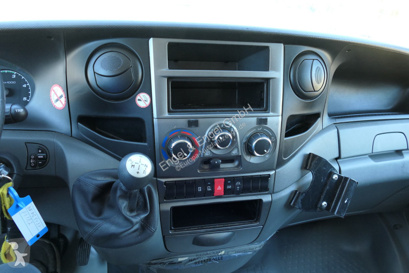 Iveco Daily 35 S11 C30C AUTOMATIK KAMERA Regale...