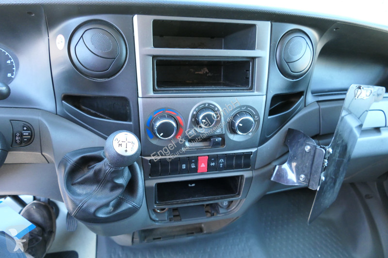Iveco Daily 35 S11 C30C AUTOMATIK KAMERA Regale...