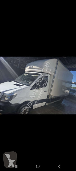 عربة نفعية Mercedes