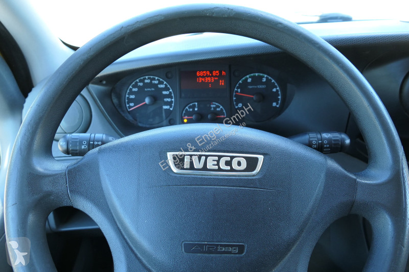 Véhicule utilitaire Iveco Daily 35 S11 C30C...
