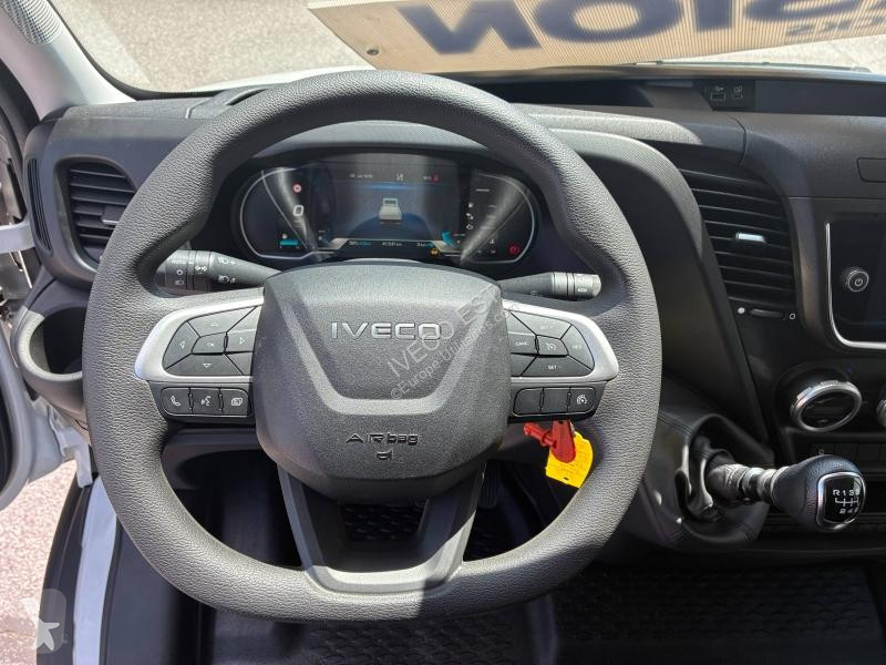 Véhicule utilitaire Iveco 3.0 - Caisse 20 m3 +...