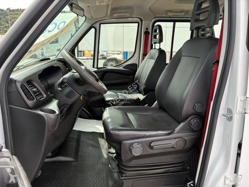 Véhicule utilitaire Iveco CCb 35C16H3.0 D 6 PL...