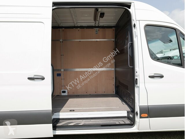 Véhicule utilitaire Mercedes Sprinter 317...