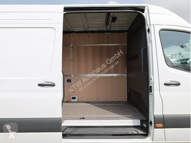 Véhicule utilitaire Mercedes Sprinter 317...