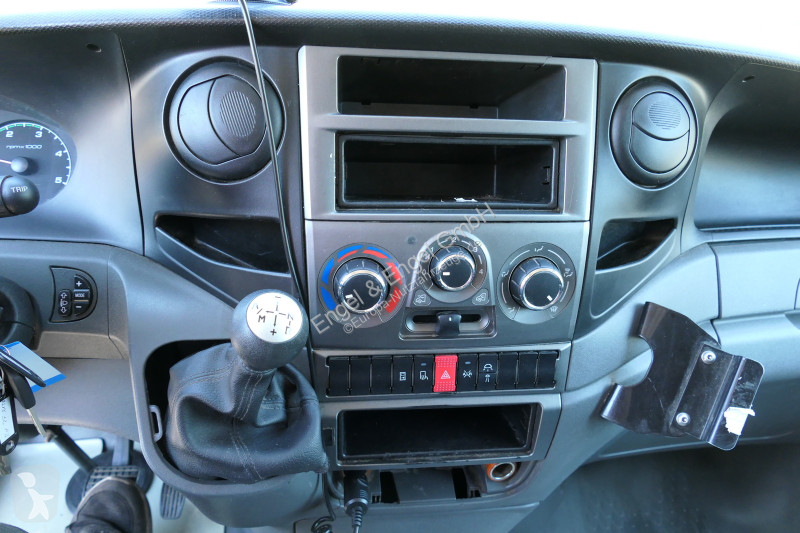 Véhicule utilitaire Iveco Daily 35 S11 C30C...