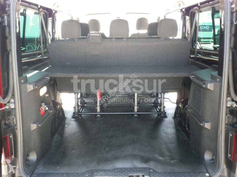عربة نفعية Renault  TRAFIC 8 PLAZAS  125CV