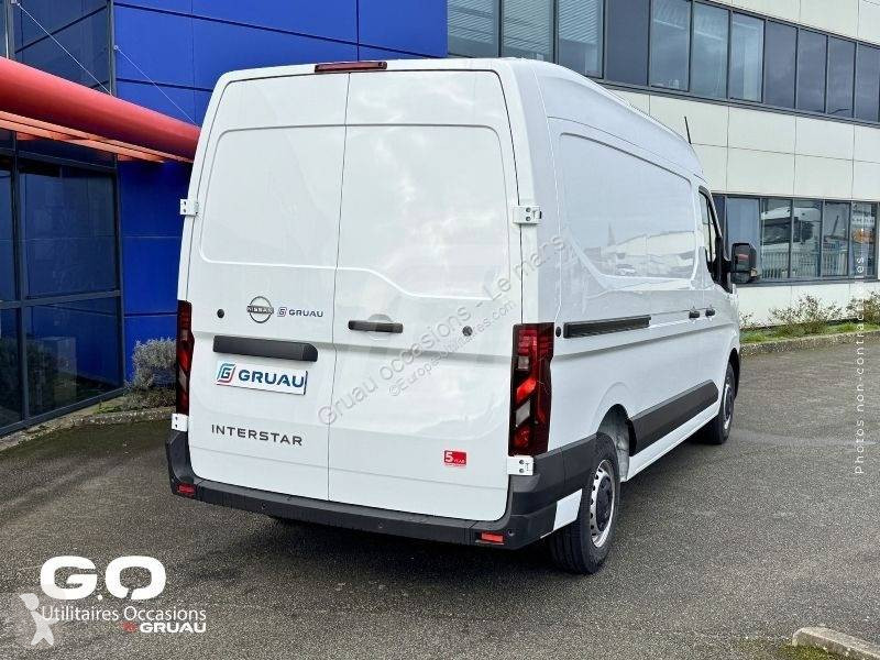 Samochód dostawczy Nissan