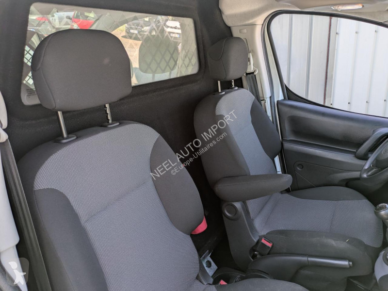 Véhicule utilitaire Citroën BERLINGO II 1.6...
