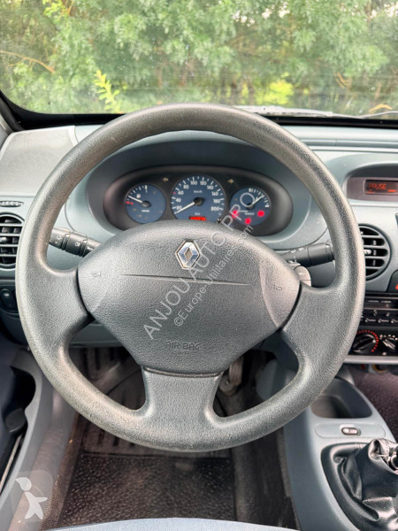 عربة نفعية Renault 1.9D 65CH RTA D65 FAIBLE...