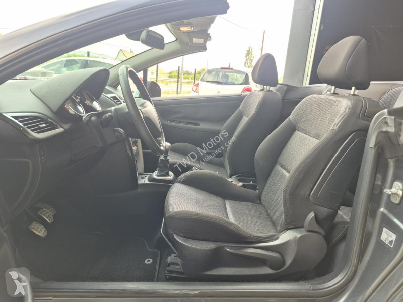 Véhicule utilitaire Peugeot 207 CC 1.6 HDi -...