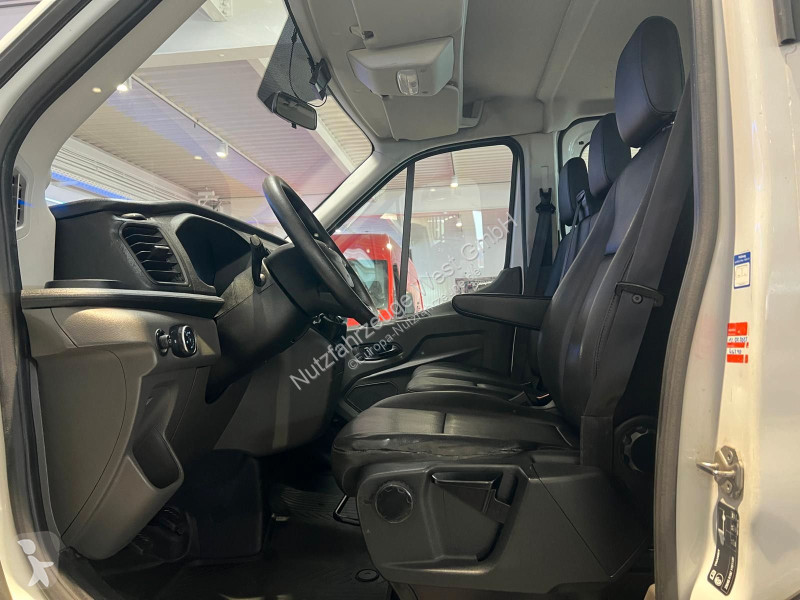 عربة نفعية Ford TDI Maxi DoKa...