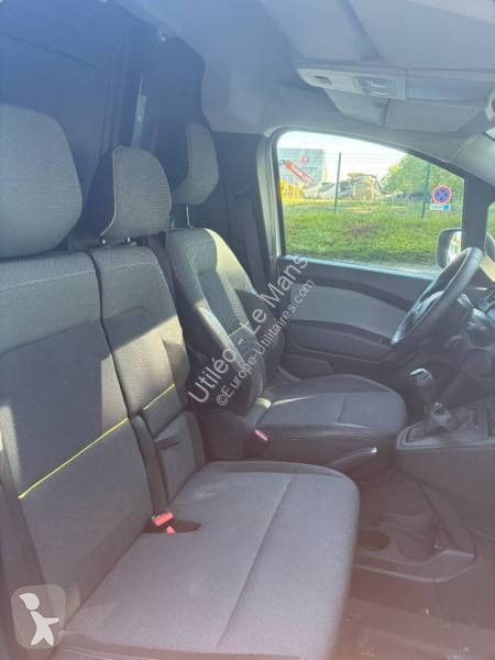 Samochód dostawczy Renault