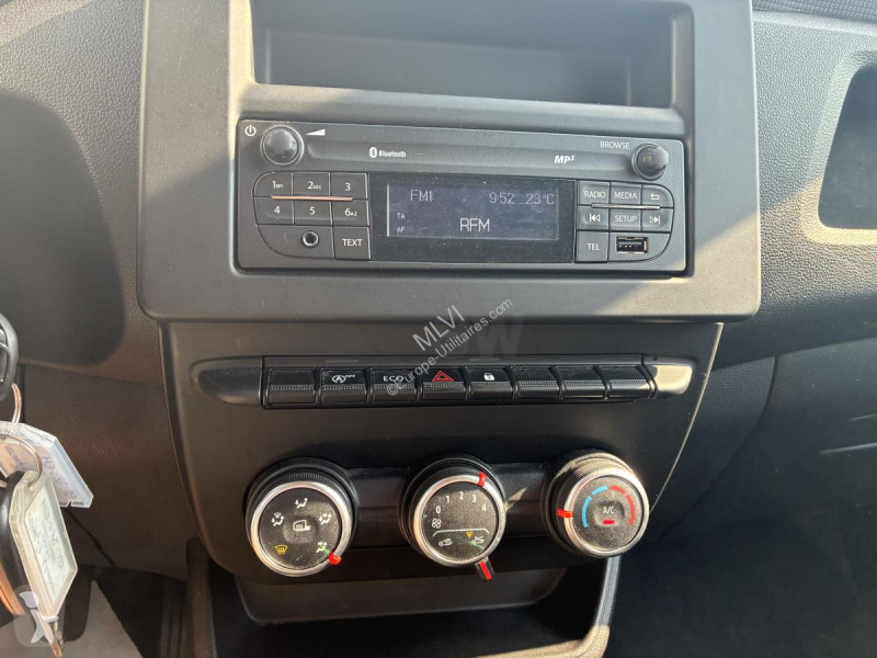 عربة نفعية Renault 1.5L 95 Dci Van