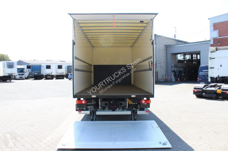 شاحنة DAF   XB 210 Koffer ACC AHK Nur 900 km...