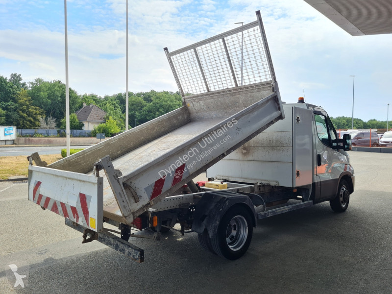 Véhicule utilitaire Iveco DAILY CCB 35C14...