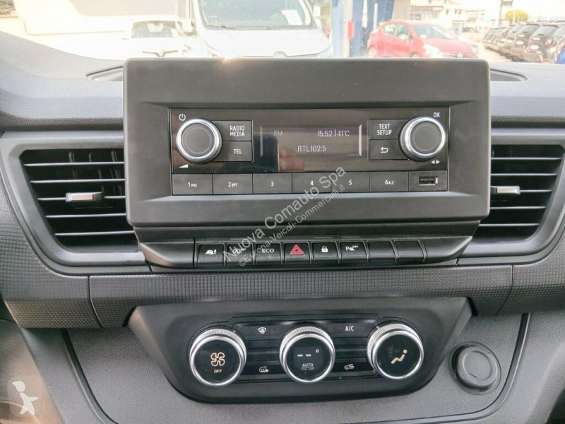 عربة نفعية Renault IV