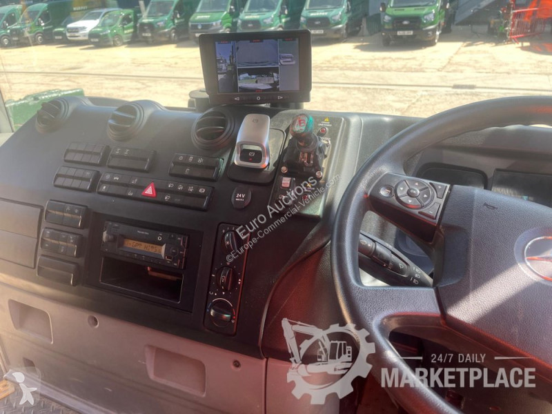 Bedrijfswagen Mercedes ECONIC 3235