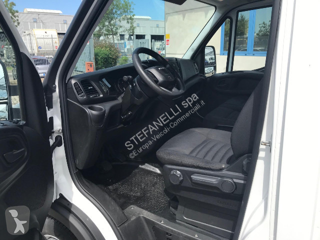 Veicolo commerciale Iveco DAILY 35C16H BOX +...