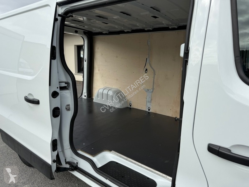 Véhicule utilitaire Renault TRAFIC III FG L2H1...