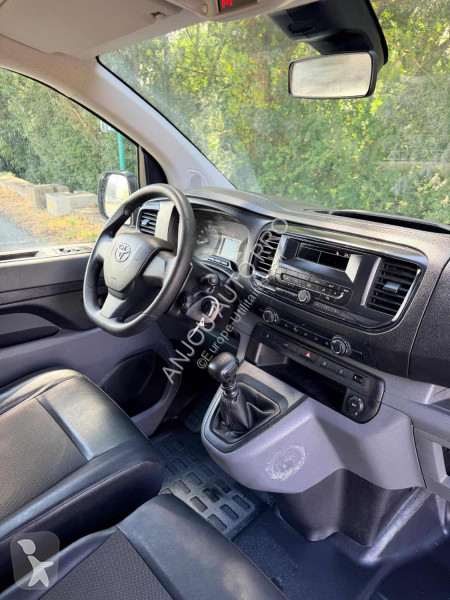 عربة نفعية Toyota LONG 120 D-4D BVM6 DYNAMIC
