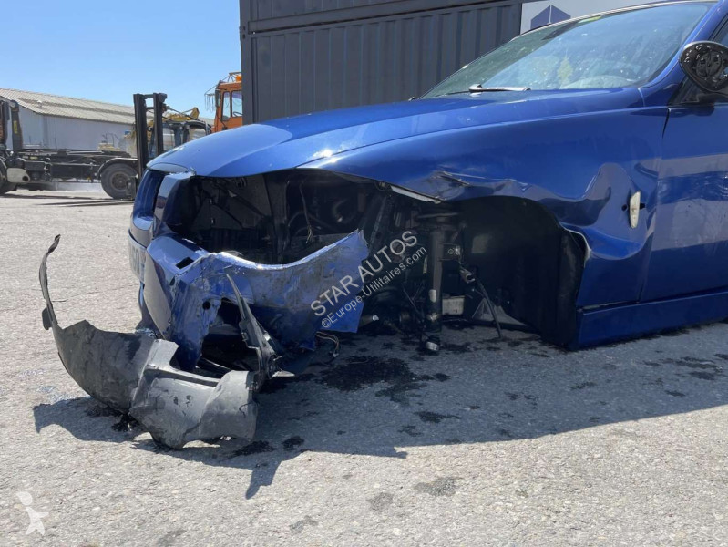 عربة نفعية BMW