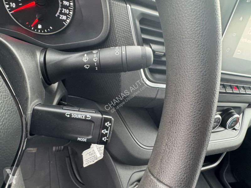 Véhicule utilitaire Renault L2H1 2.0 BLUE DCI...