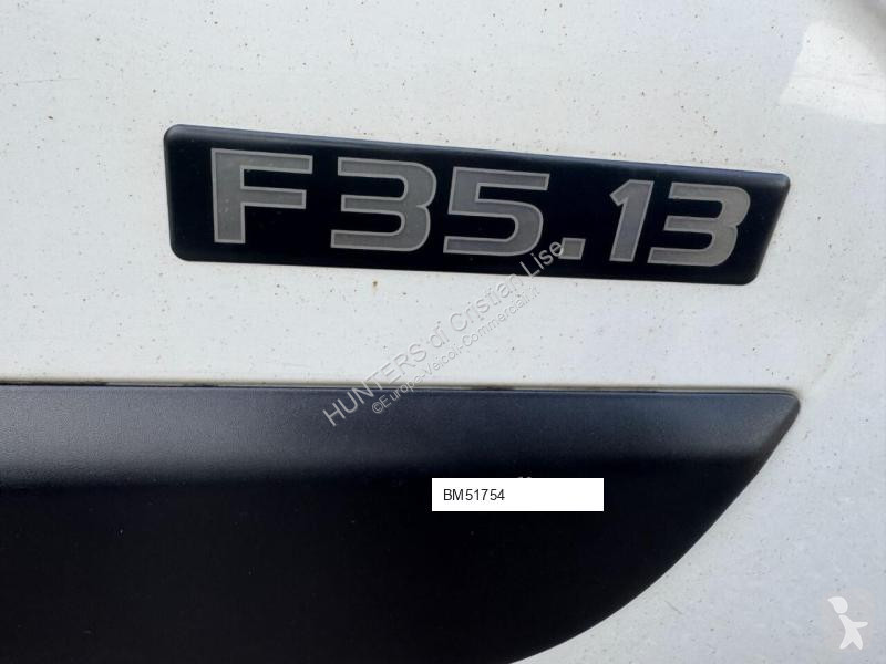 عربة نفعية Nissan 3posti