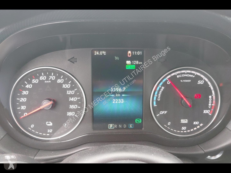 عربة نفعية Mercedes e Long Pro