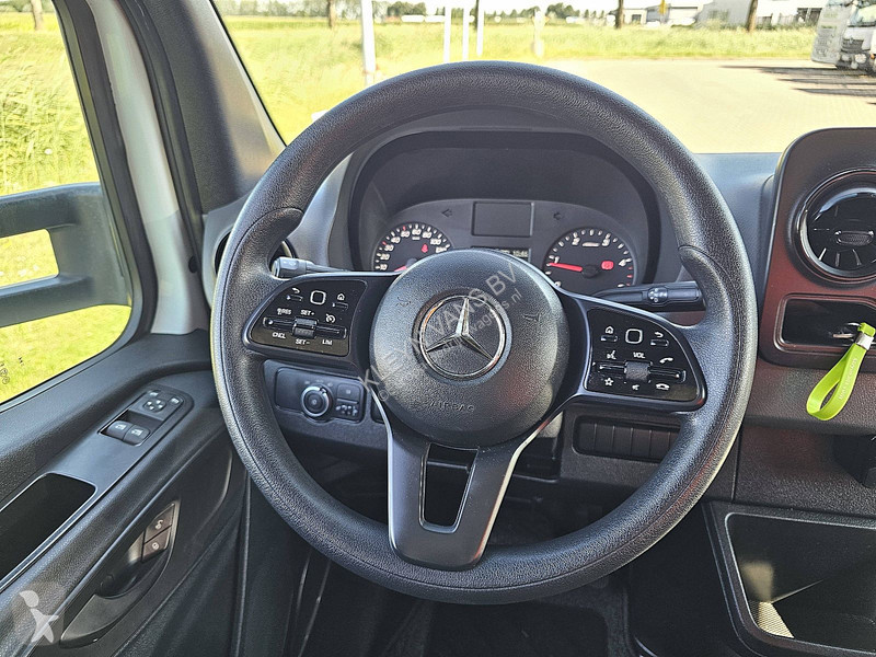 Véhicule utilitaire Mercedes 515 Bakwagen...