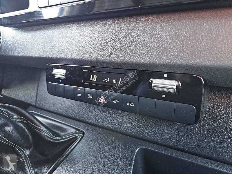 Bedrijfswagen Mercedes 311 L2H2 MBUX10 RWD