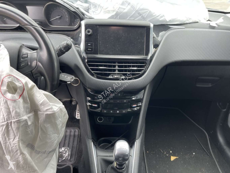 عربة نفعية Peugeot