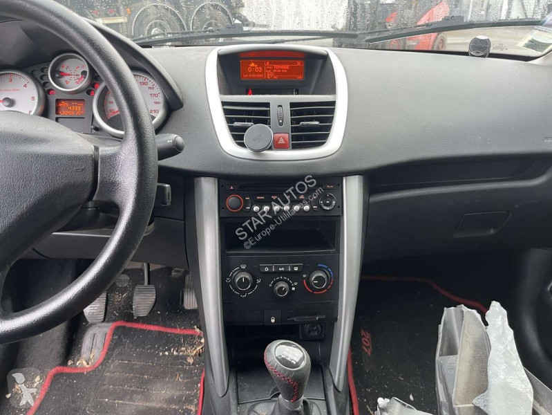 عربة نفعية Peugeot
