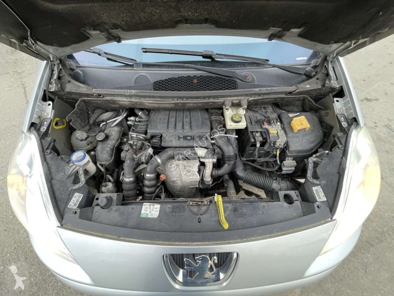 عربة نفعية Peugeot