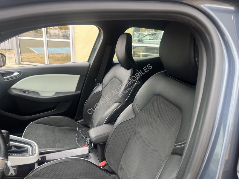 Véhicule utilitaire Renault CLIO V 1.6 E-TECH...