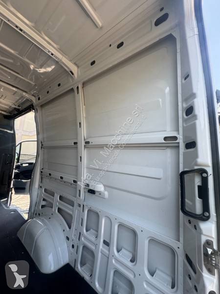 عربة نفعية Iveco
