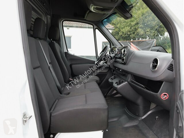 Коммерческий автомобиль Mercedes Sprinter 317...