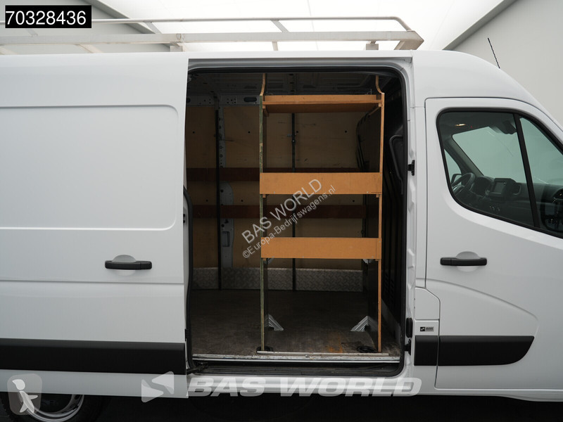 Лекотоварен автомобил Renault Glasresteel L2H2...