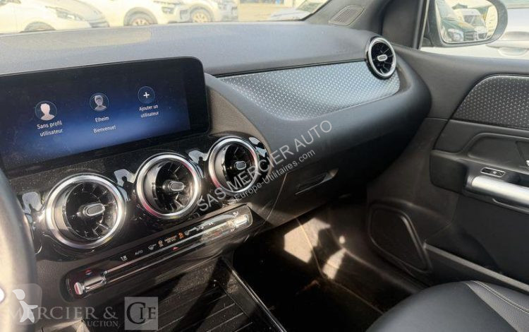 عربة نفعية Mercedes