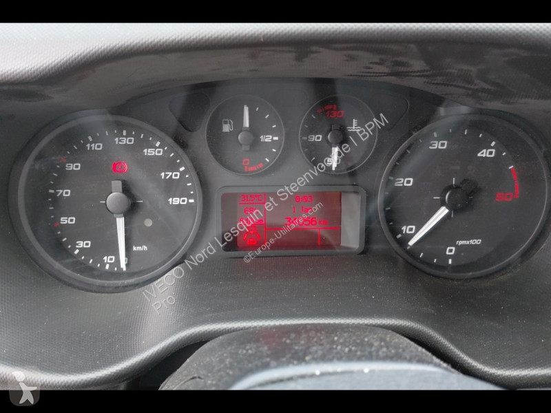 Véhicule utilitaire Iveco CCb 35C16H...