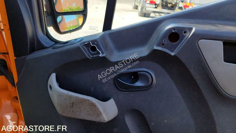 عربة نفعية Renault MASTER