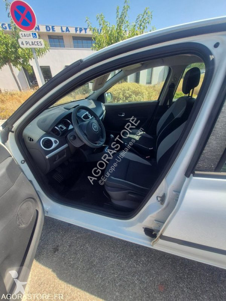 عربة نفعية Renault CLIO