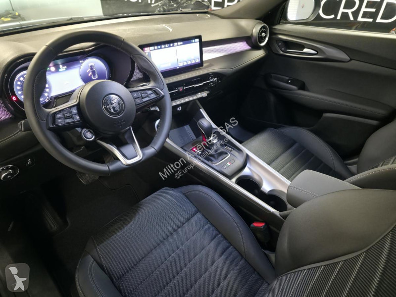 Véhicule utilitaire Alfa-Roméo TONALE 1.5 mHEV...